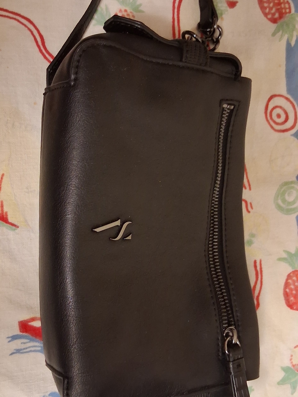 Vera Wang Black Leather Wristlet Clutch 260790 Small Purse